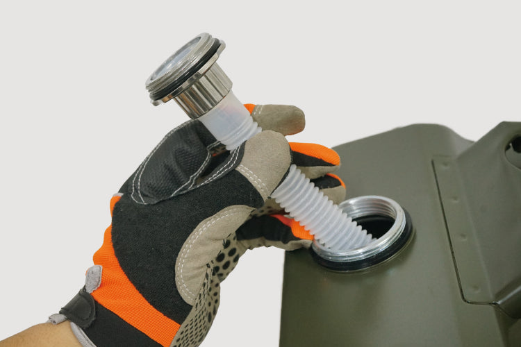 PLOW ガソリン携行缶10L  アーミーグリーン（給油ホース付）【GTV10】