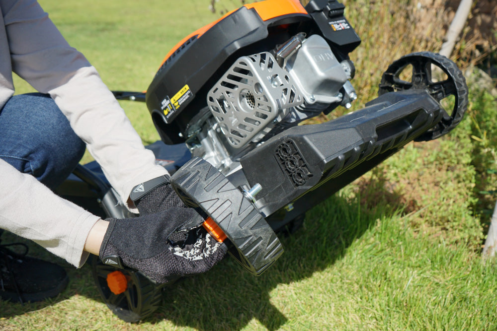 PLOW エンジン 芝刈り機 家庭用 小型 手動 GC380 刈幅38cm 刈高さ30〜66mm プラウ 手押し 芝刈機 軽量 コンパクト バーナイフ